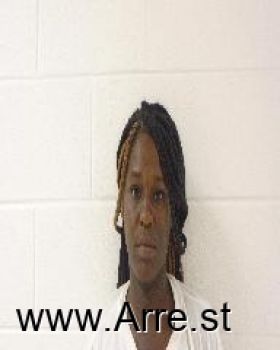 Tiara Seymone Jennings Mugshot