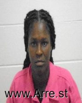 Tiara Seymone Jennings Mugshot