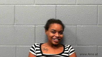 Latia Narissanashe Maxwell Mugshot