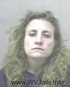  Juli Hizer Arrest