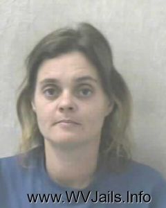  Niki Maynard Arrest Mugshot